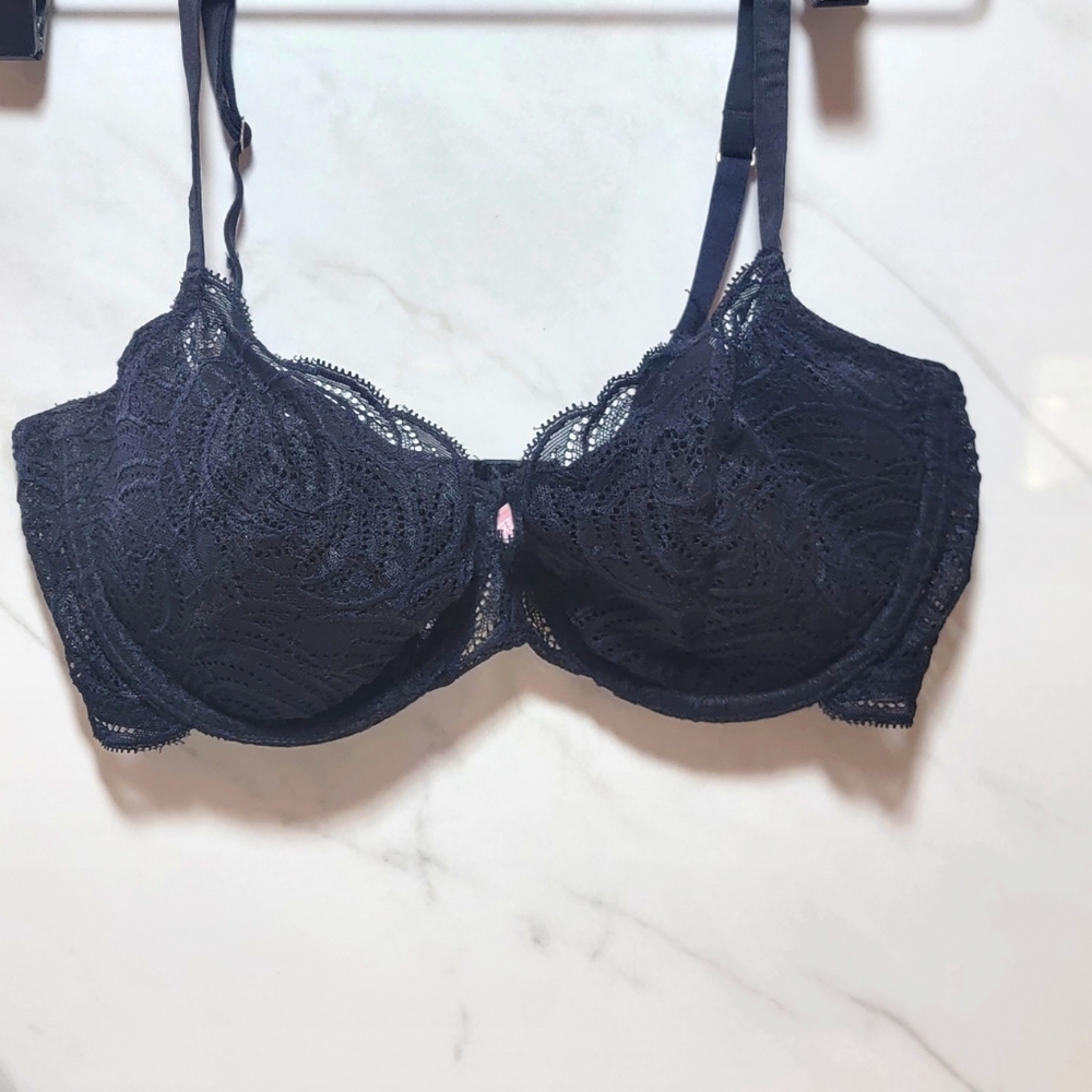 Victoria Secrets | Very Sexy Black Lace underwire bra 36C